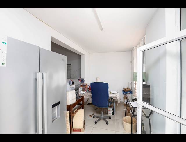 500M² BUILDING FOR SALE IN WINDERMERE